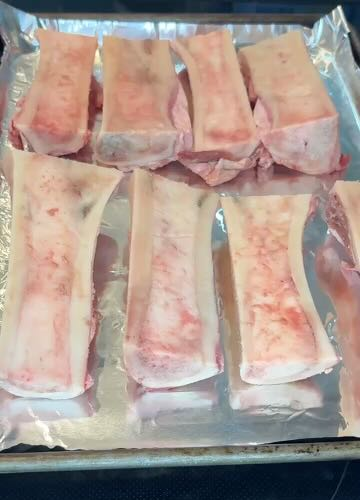 raw canoe cut beef bones